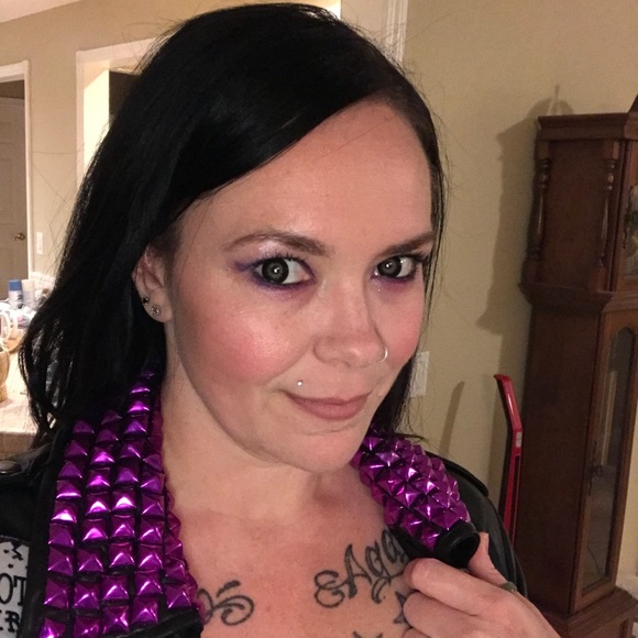 Meet your Posher, Chrissy - Picture 1 of 1